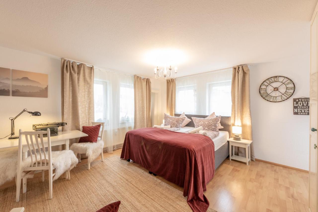Appartement 1 Min To The Outlet * Netflix * Nespresso * Kitchen * à Metzingen  Extérieur photo