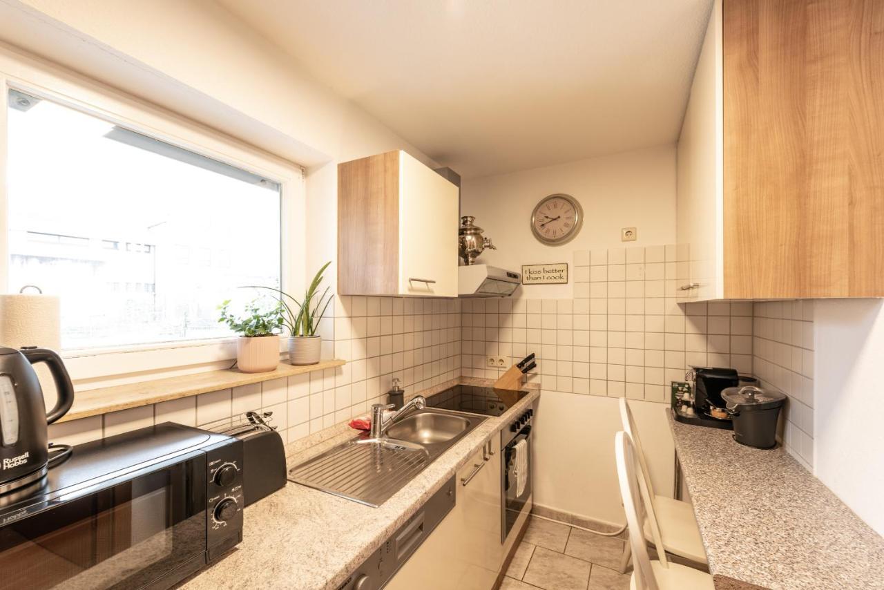 Appartement 1 Min To The Outlet * Netflix * Nespresso * Kitchen * à Metzingen  Extérieur photo